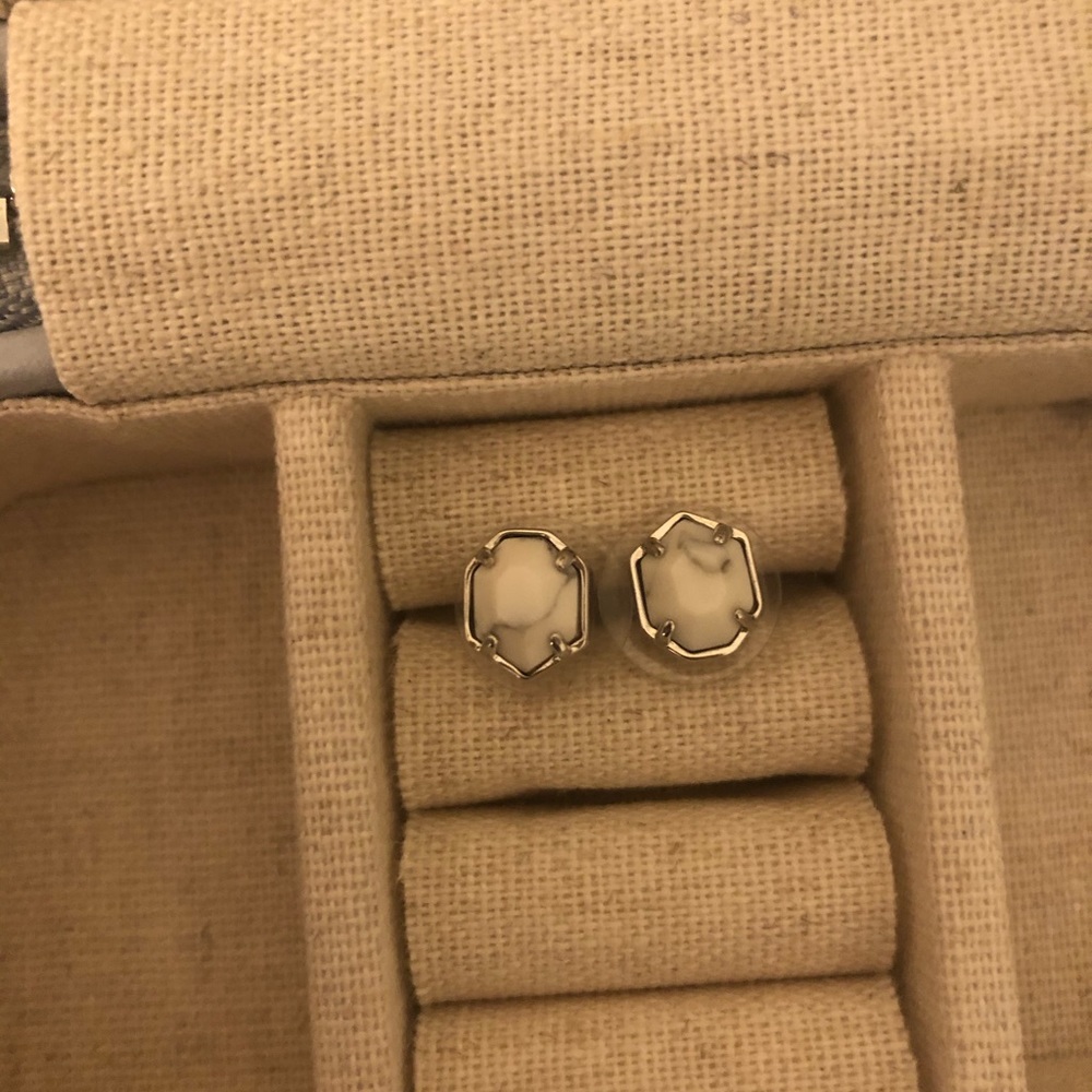Kendra Scott Logan Earrings in Marble